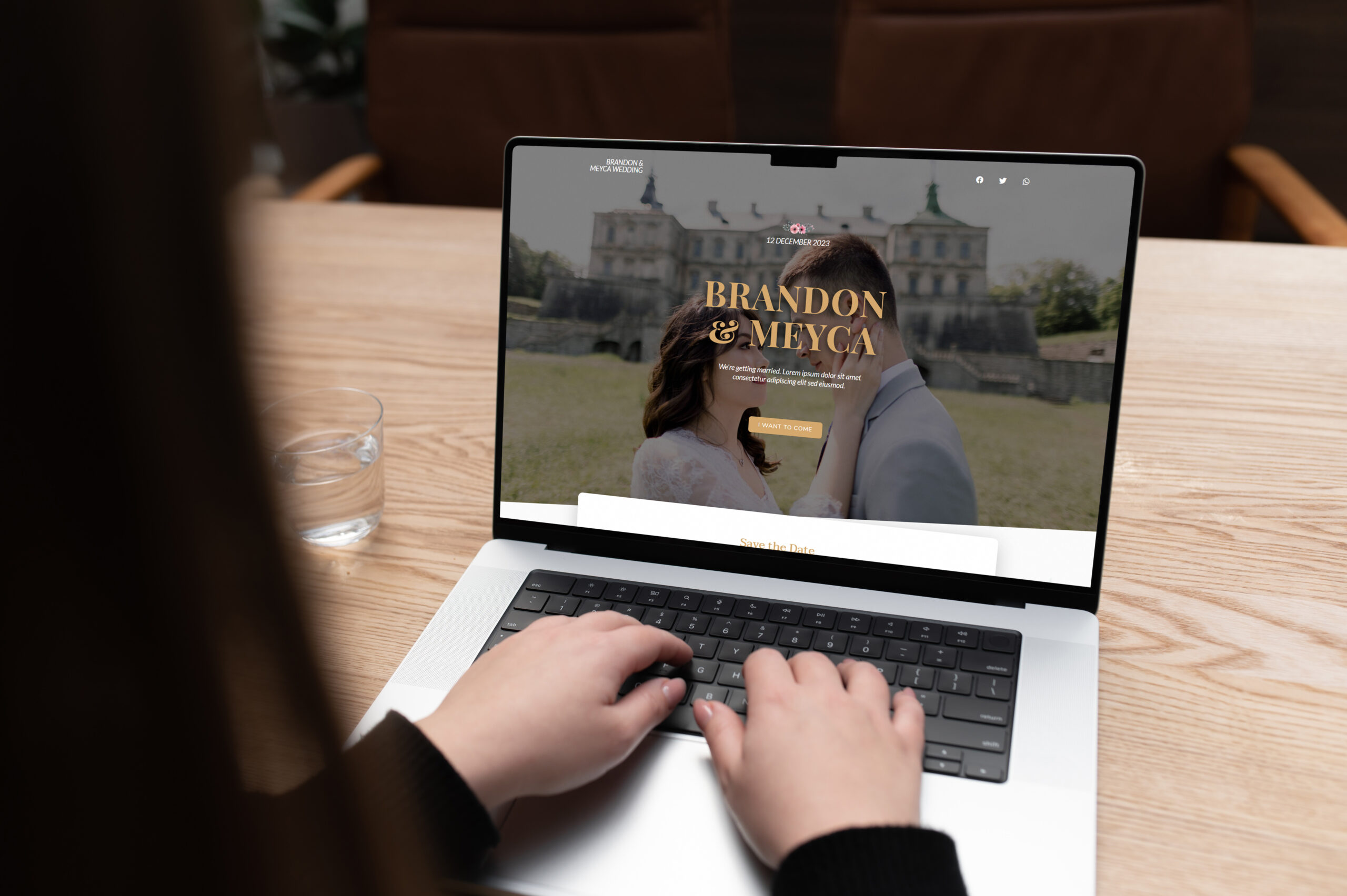 The advantages of using a wedding rsvp website service versus doing it yourself